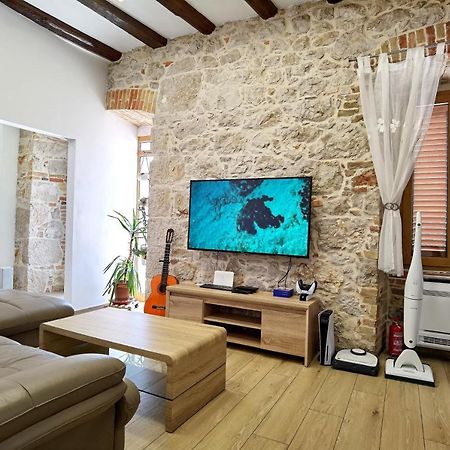 שיבניק Xy Suites - Design Apartments מראה חיצוני תמונה