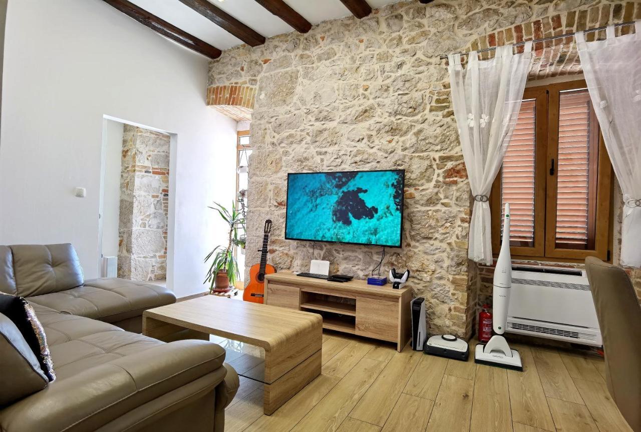 שיבניק Xy Suites - Design Apartments מראה חיצוני תמונה