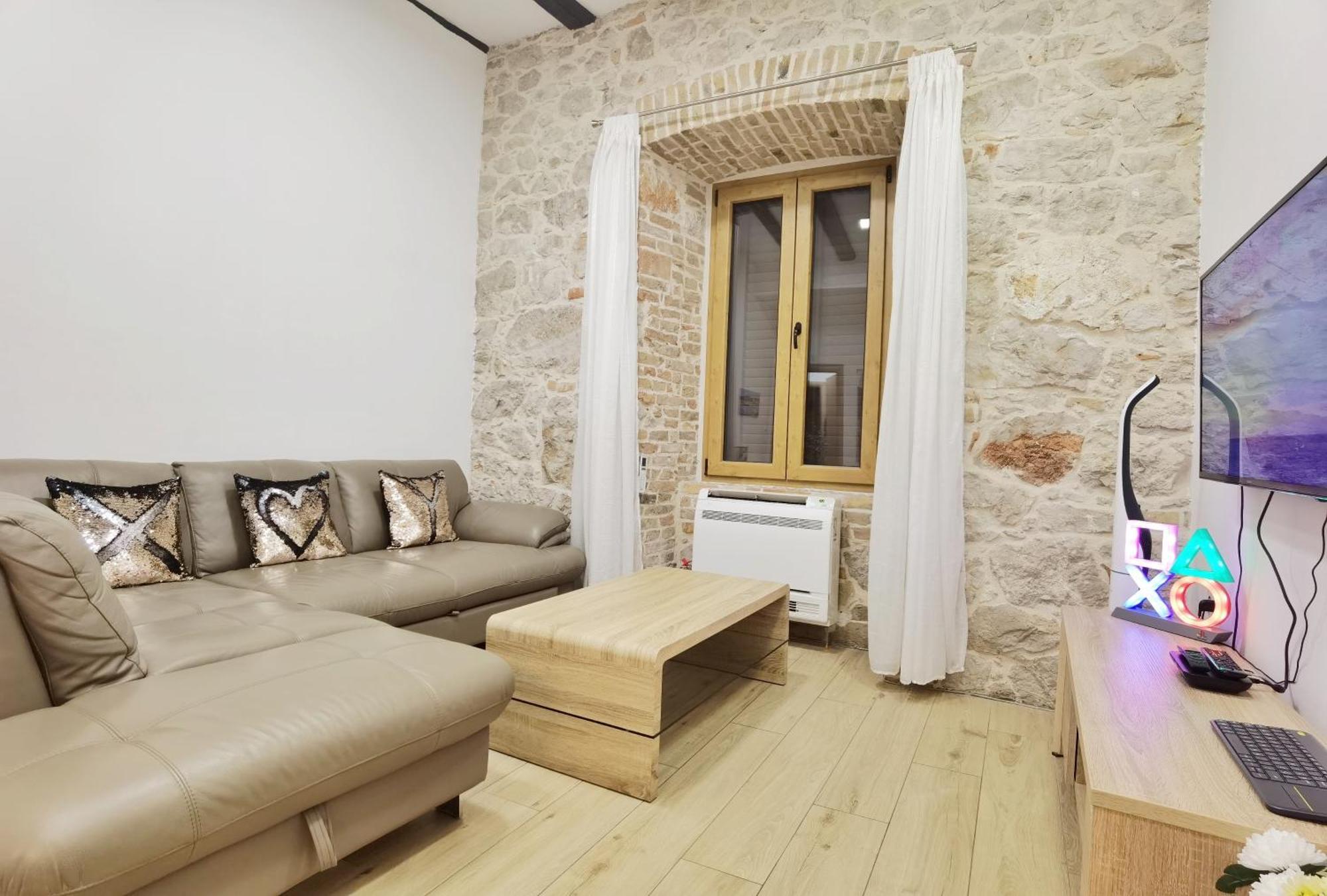 שיבניק Xy Suites - Design Apartments מראה חיצוני תמונה