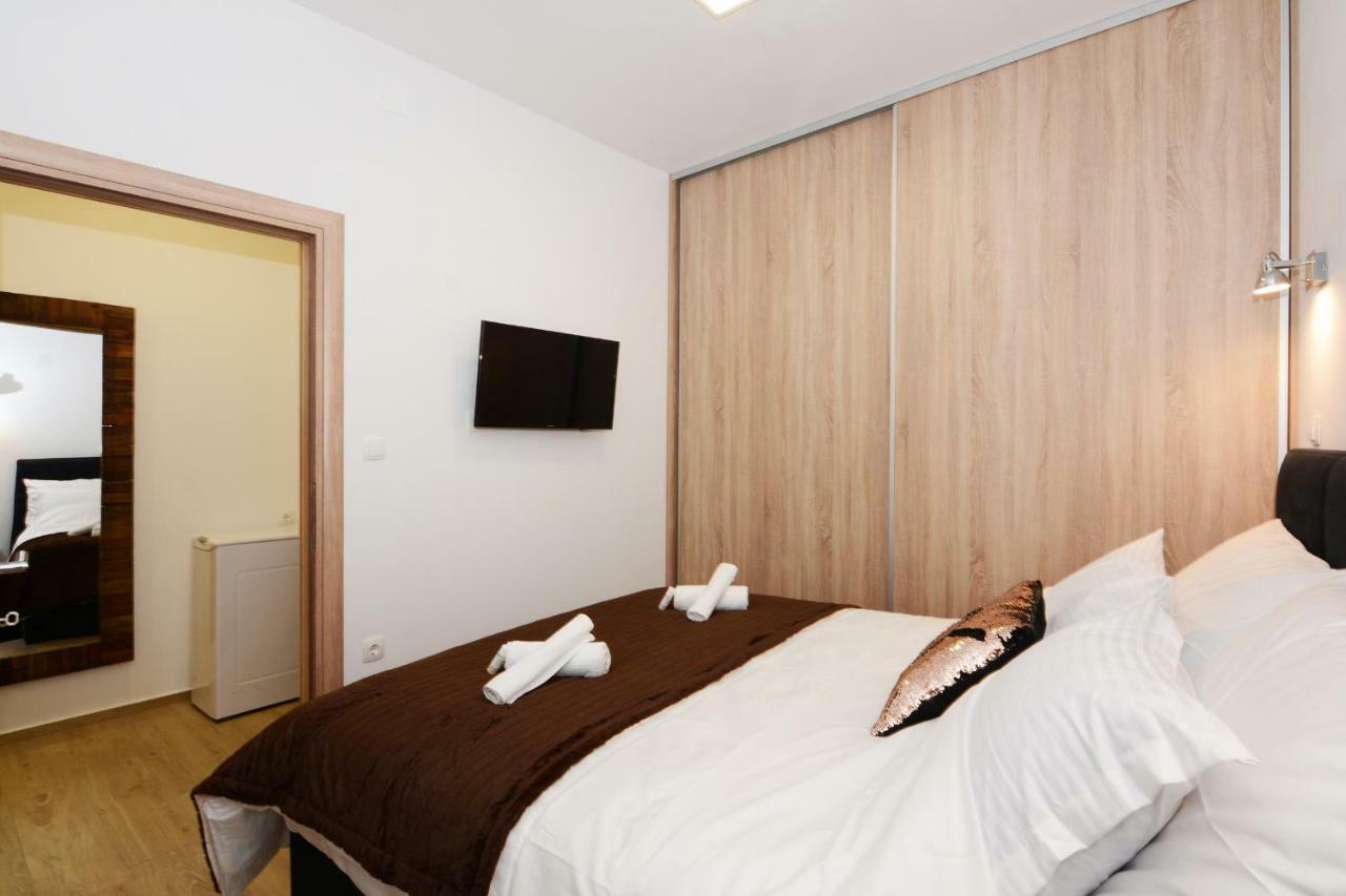 שיבניק Xy Suites - Design Apartments מראה חיצוני תמונה