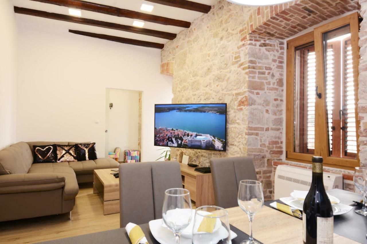 שיבניק Xy Suites - Design Apartments מראה חיצוני תמונה